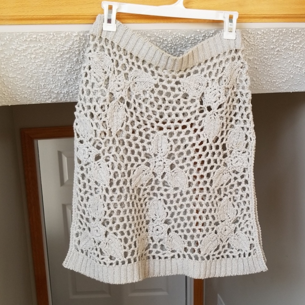 WHITE HOUSE BLACK MARKET crochet knit shawl poncho